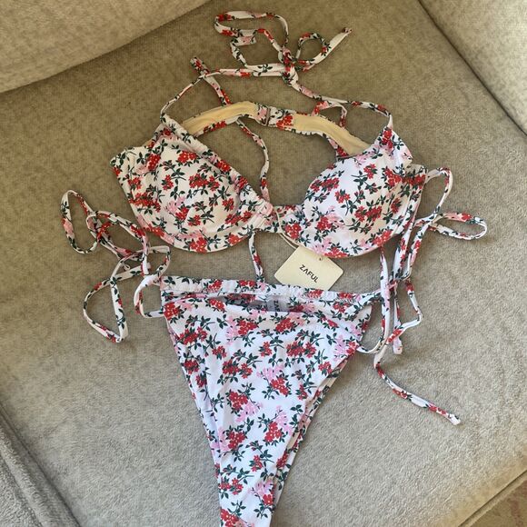 Zaful Floral Underwire Bikini Set with Tie Side Bottoms Size M - Picture 6 of 7